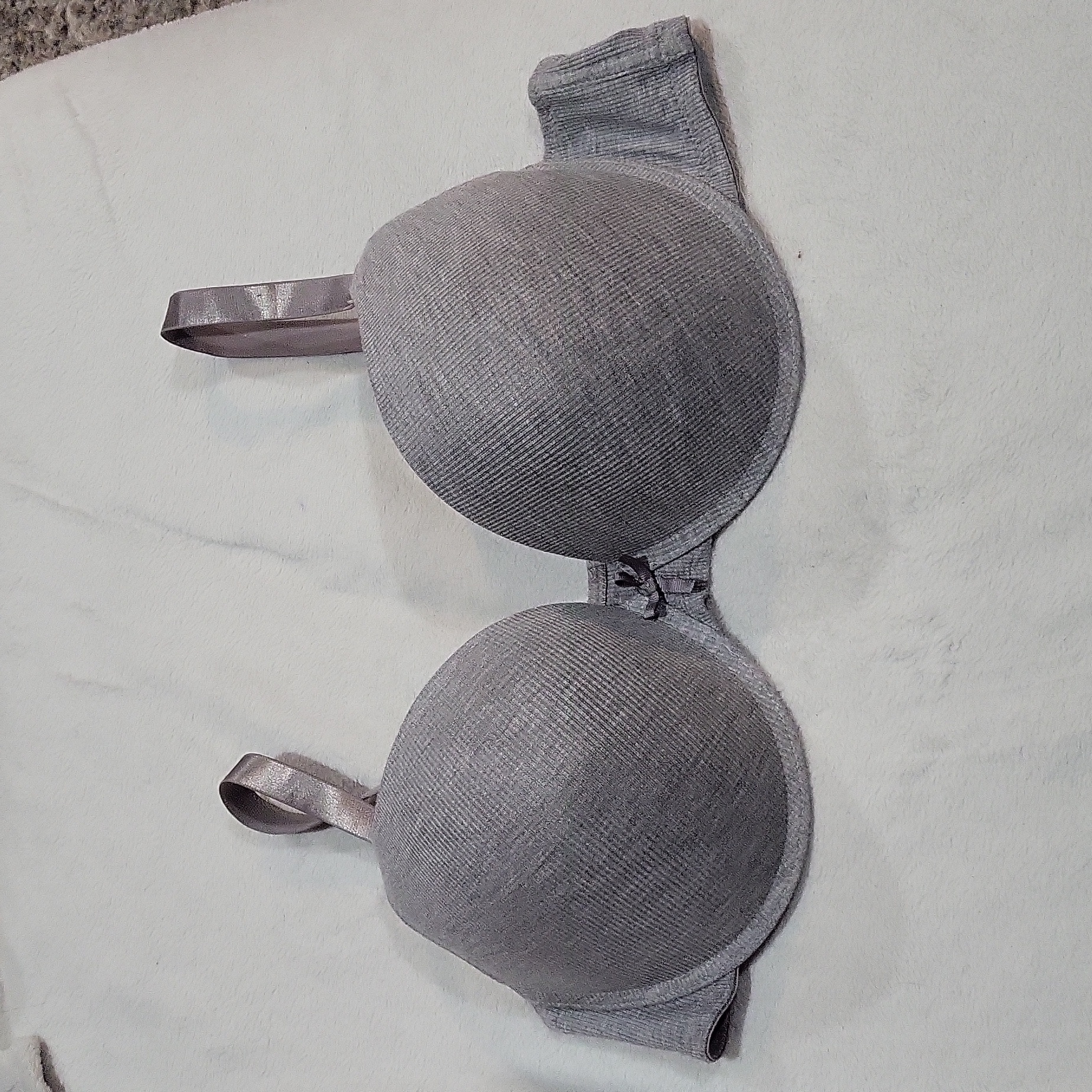 Daisy Fuentes Bra